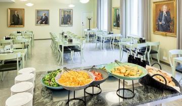 Ravintola Flora Helsingin Yliopiston Päärakennus