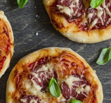 tilaustuotteet catering pikkupizzat