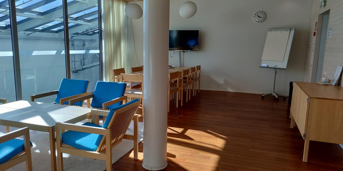 Naantali neuvottelutoöytä